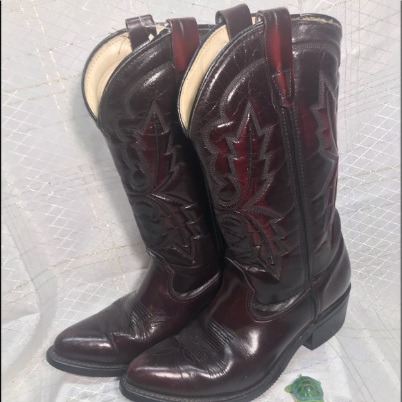Wine colored Men’s Cowboy Boots, size 8D - Picture 1 of 4